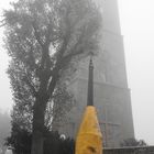 Alter Leuchtturm im Nebel