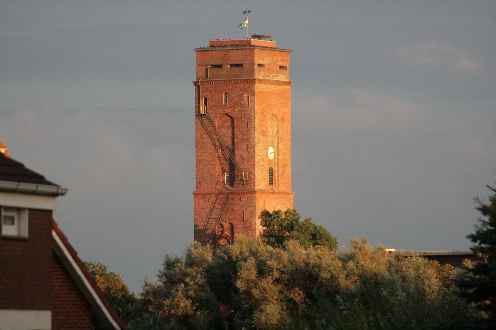 Alter Leuchtturm im Sonnenuntergang