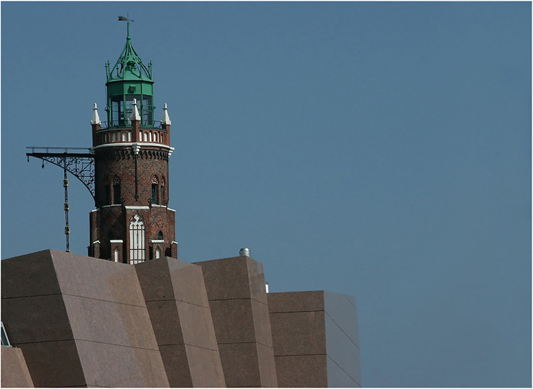 Alter Leuchturm & Moderne