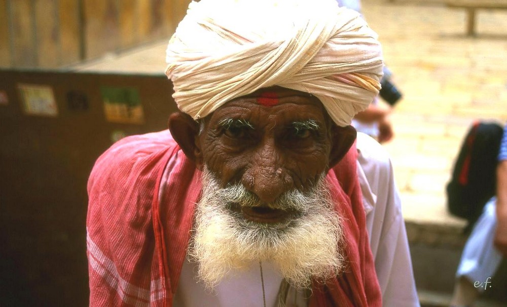 Alter Mann, Mamallapuram, Südindien