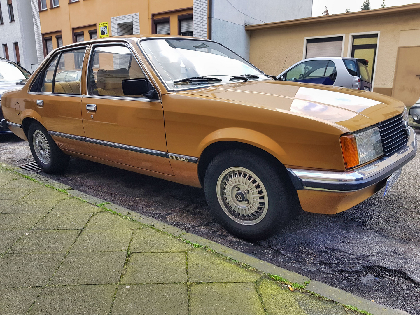 alter Opel Rekord Berlina ...