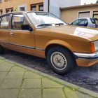 alter Opel Rekord Berlina ...