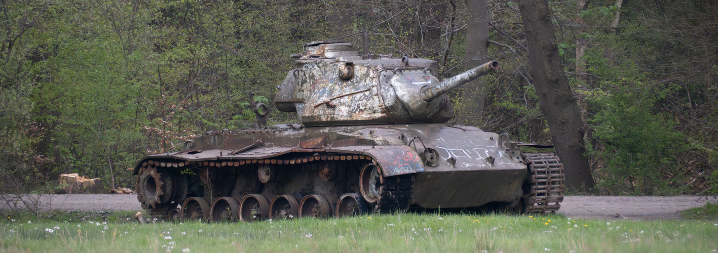 alter Panzer auf dem Standortübungsplatz...