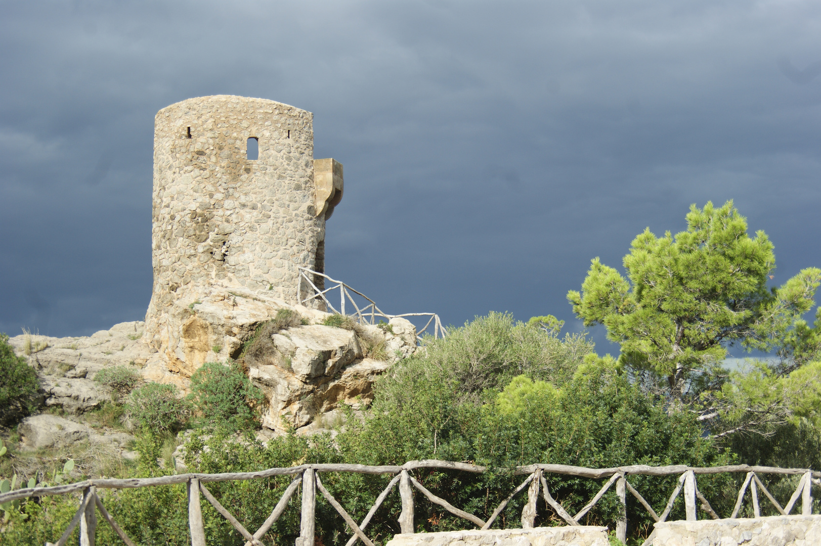 alter Piratenturm in Banyalfufar