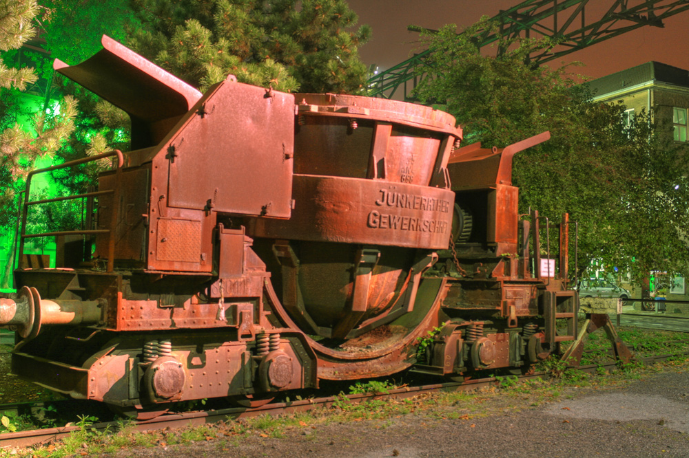alter Stahltransporter