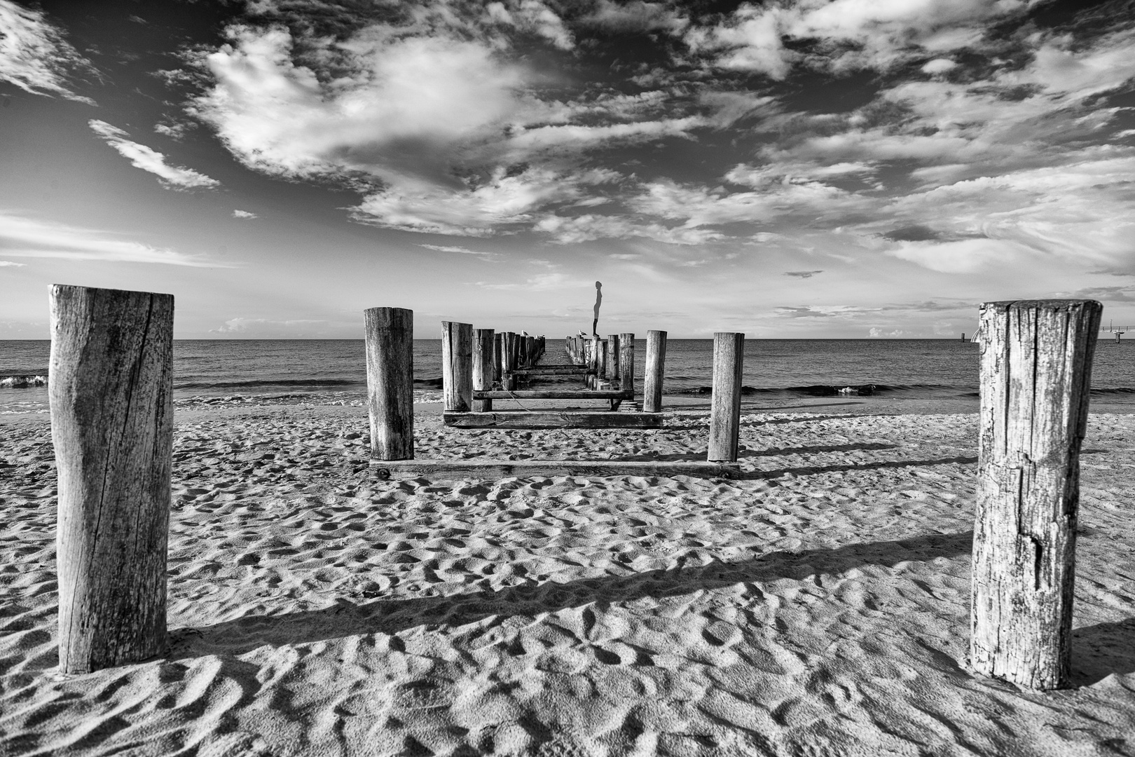 Alter Steg in Zingst in SW