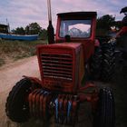 Alter Traktor am Strand