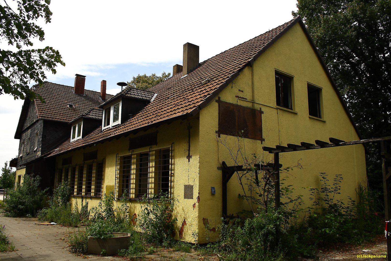 Alter verfallener historischer Bahnhof Westerholt