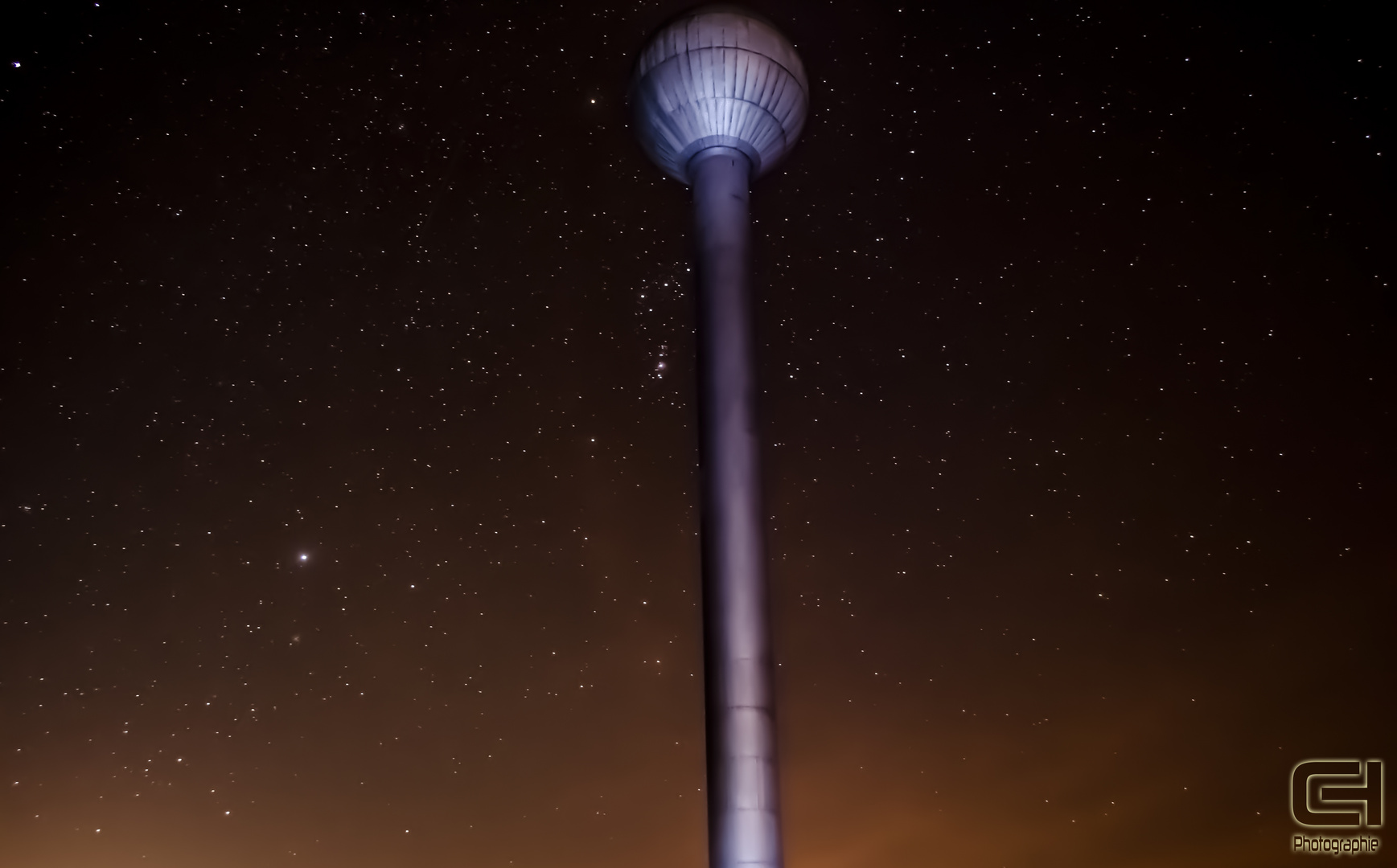 alter verlassener Wasserturm