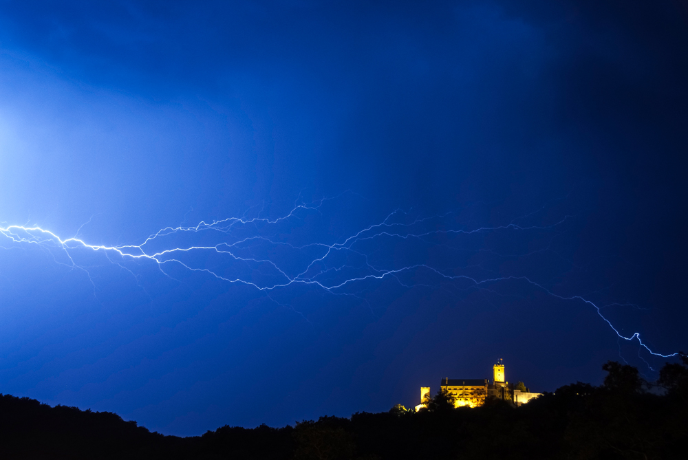 Alternative Beleuchtung historischer Bauwerke mittels regenerativer Energien.