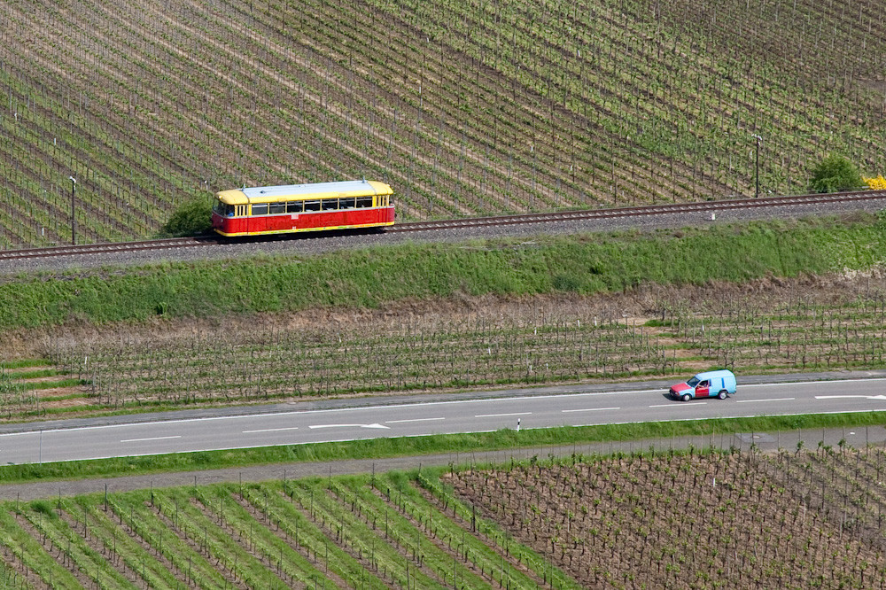 Altes Auto - alter Bus