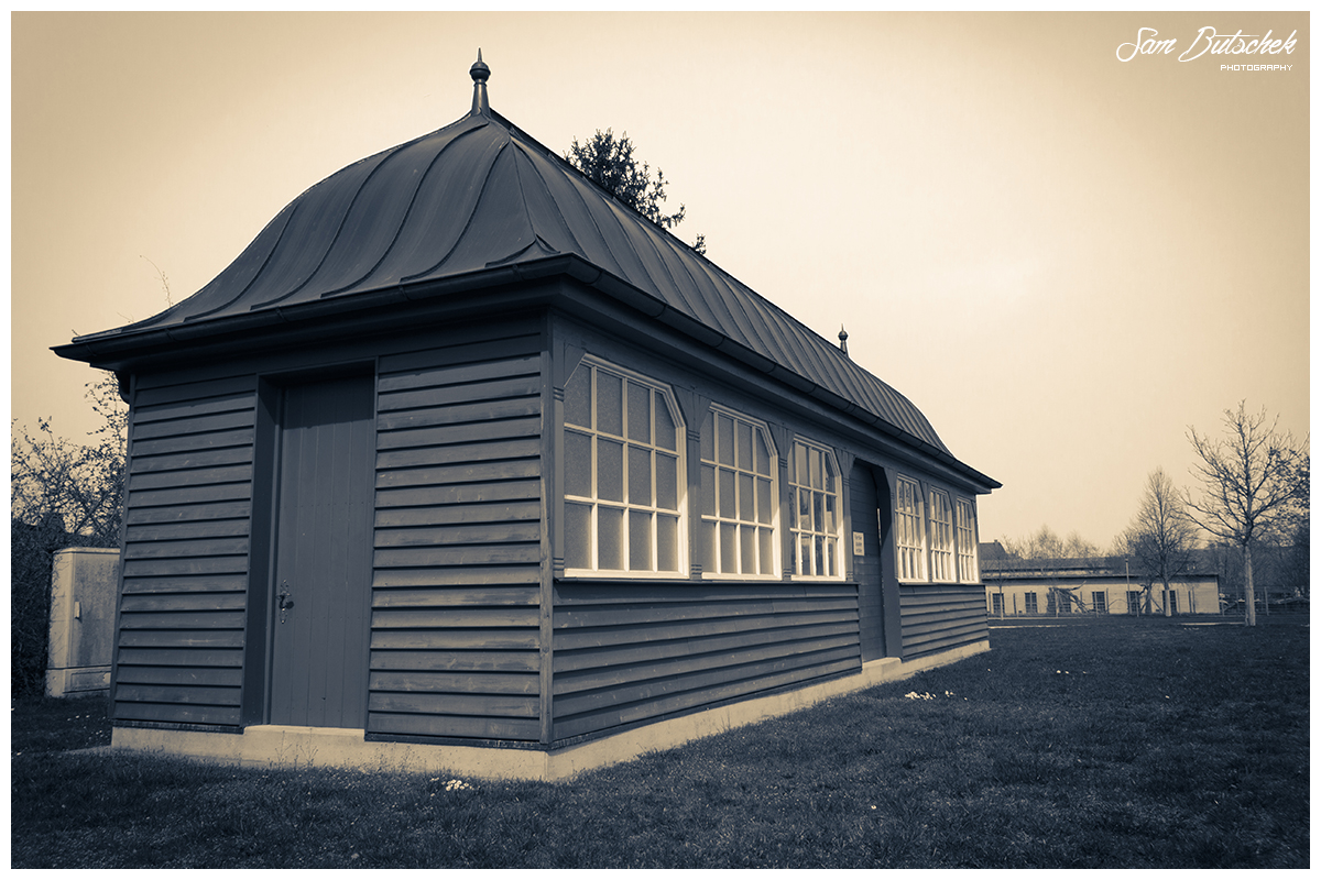 Altes Bahnhofs-Häuschen.