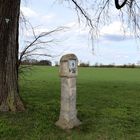 Altes Bildstöckel, alter Kreuzstein, Flurkreuz am Weg von Grauwinkl nach Jahrsdorf