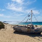 Altes Boot am Strand