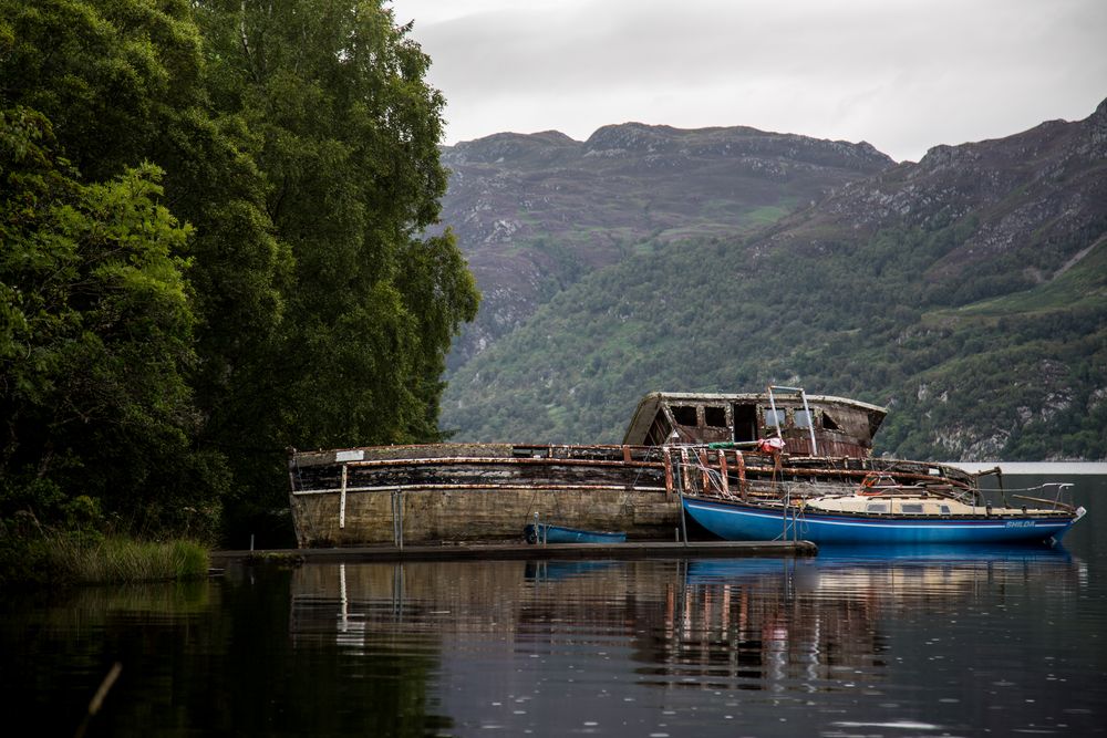 altes Boot auf Loch Ness