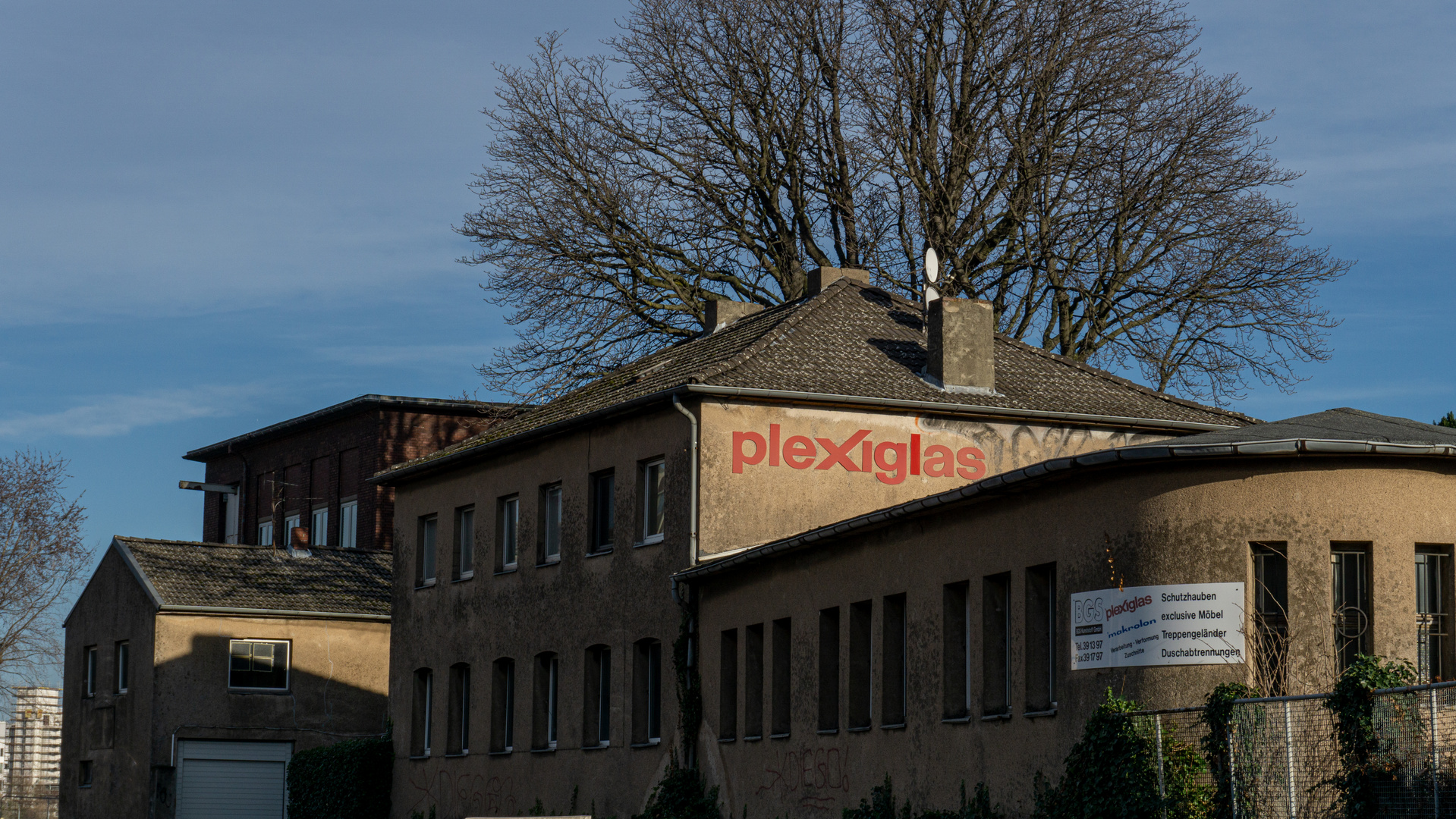 Altes Fabrikgebäude Plexiglas