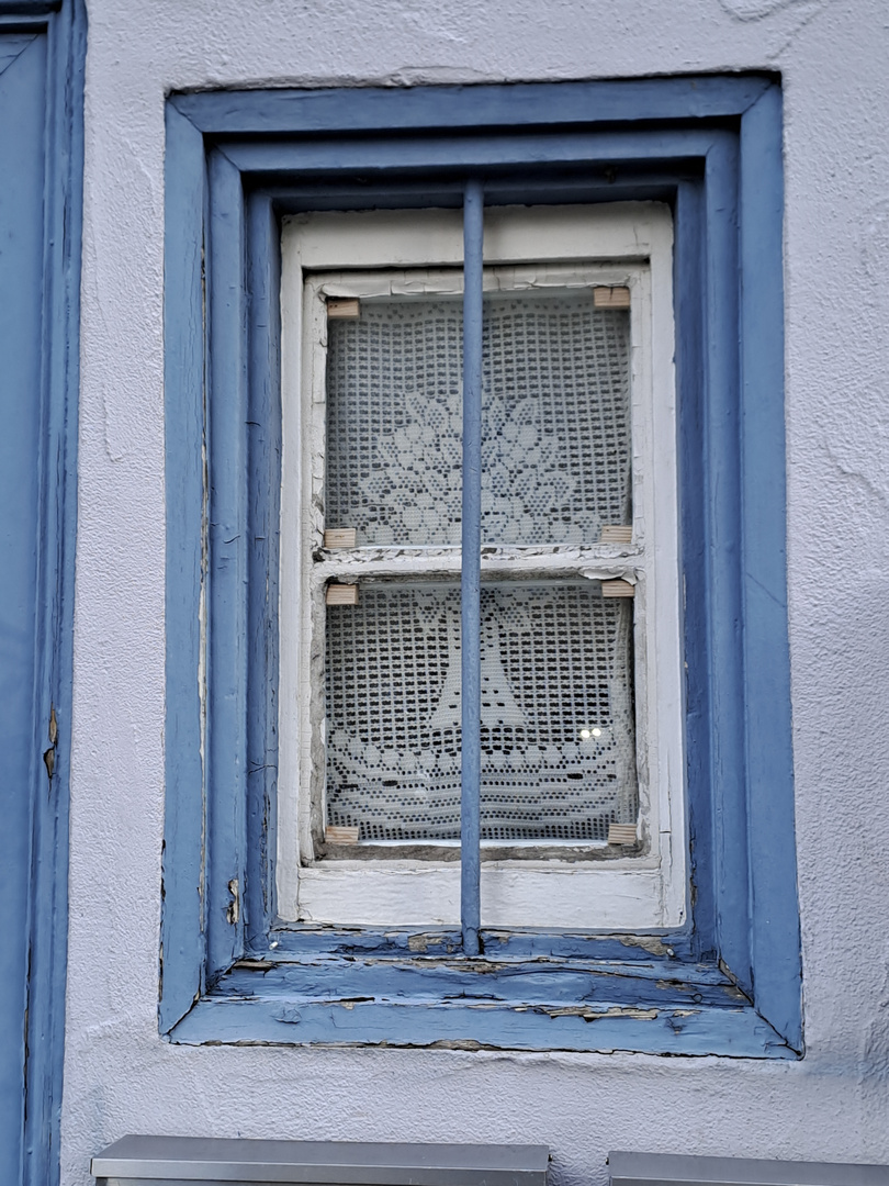 Altes Fenster auf der Weberbleiche in Urach