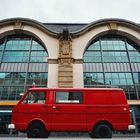 Altes Feuerwehrauto vor der TU Darmstadt