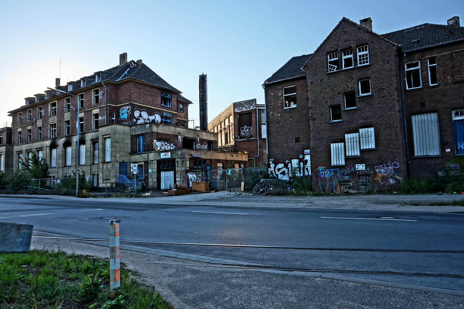 Altes Firmengebäude im Hafengebiet Düsseldorf