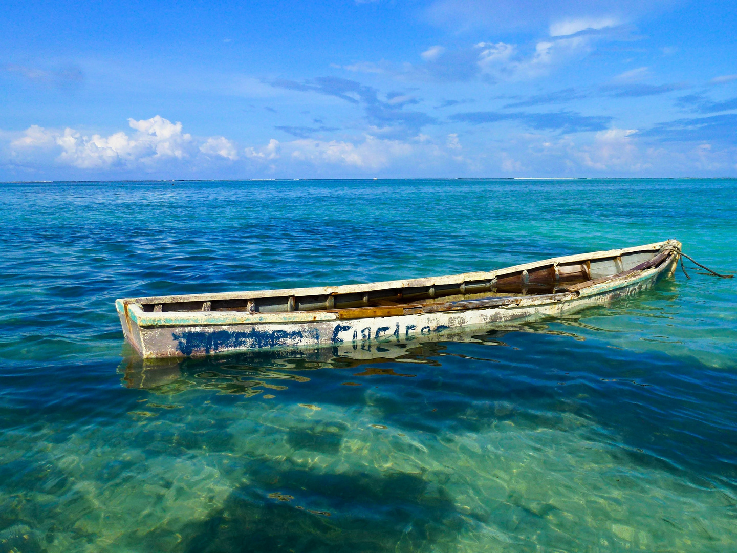 altes Fischerboot auf Mauritius