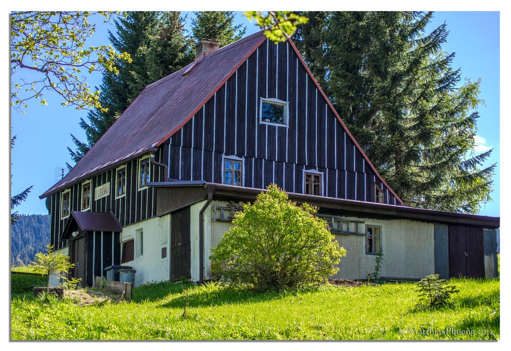 Altes Haus am Rand von Böhmisch Wiesenthal 1