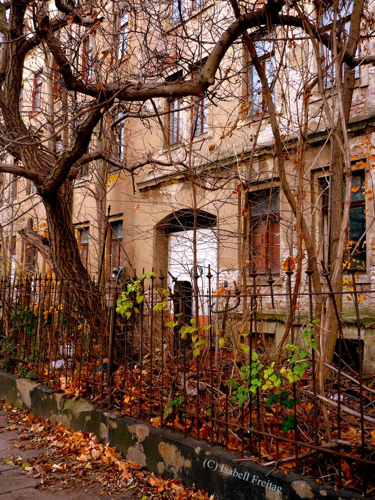 altes Haus im Herbst