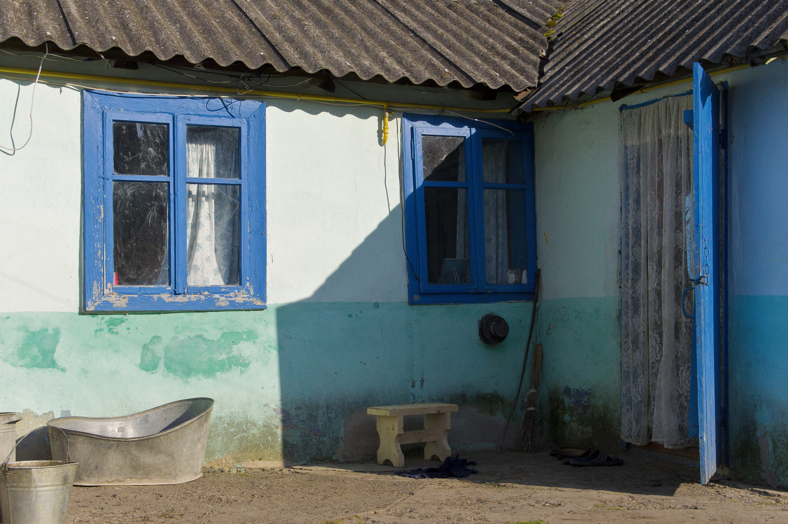 Altes Haus in einem ukrainischen Dorf