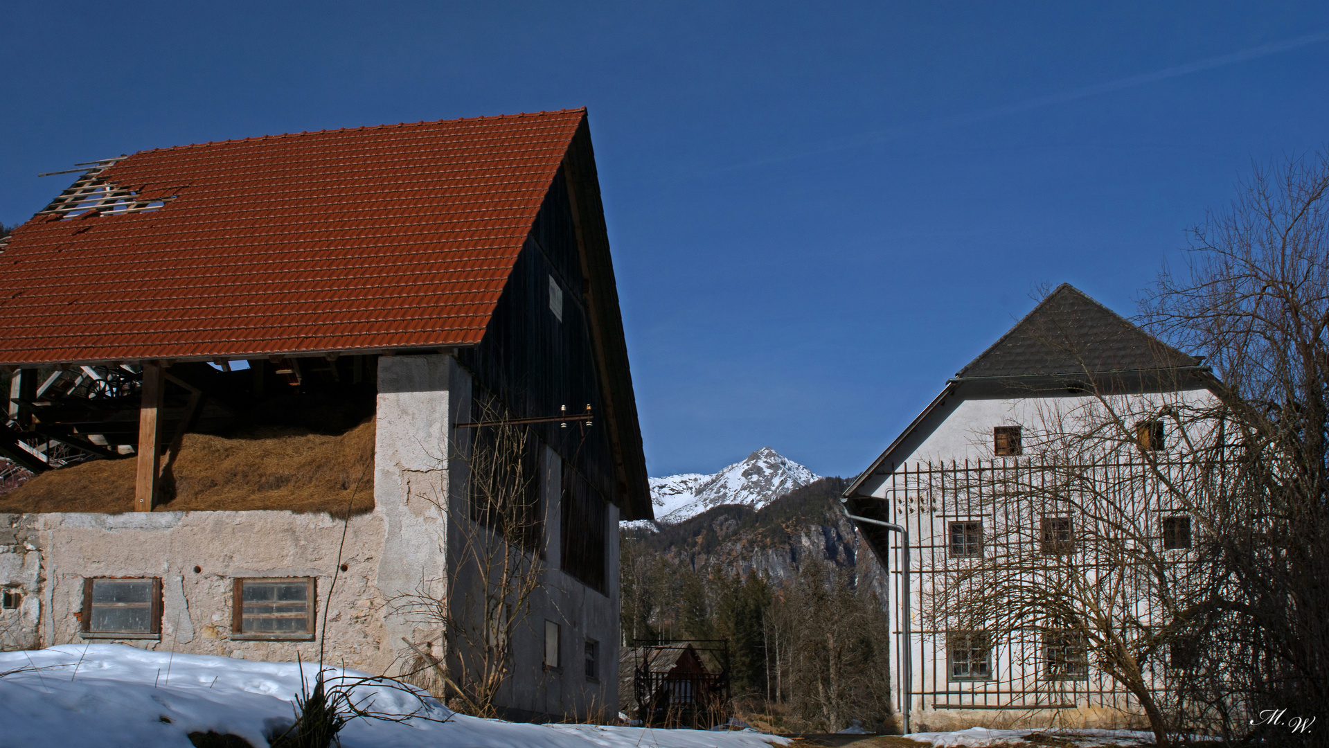 altes Haus mit Scheune