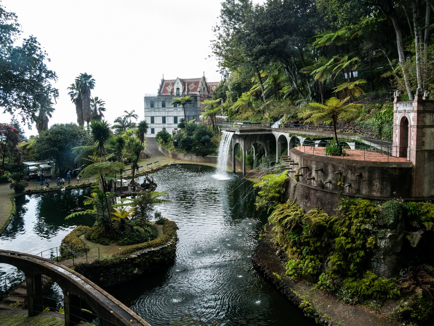 Altes Hotel im tropischen Garten 4