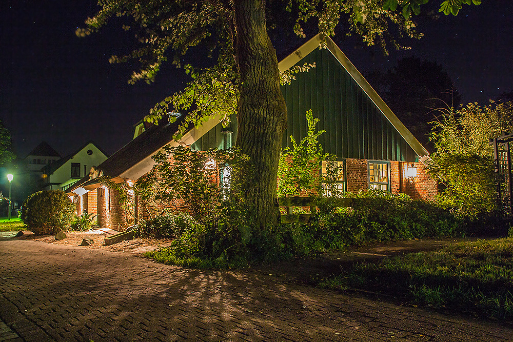 Altes Inselhaus bei Nacht