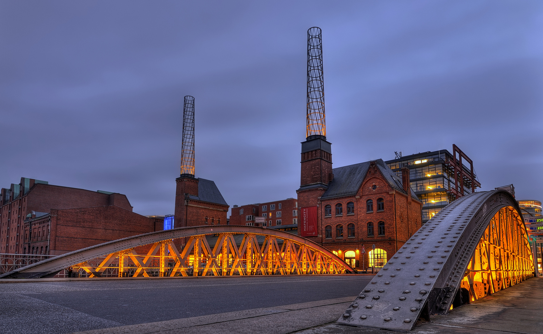 Altes Kesselhaus Hamburg Speicherstadt bei Nacht Foto & Bild