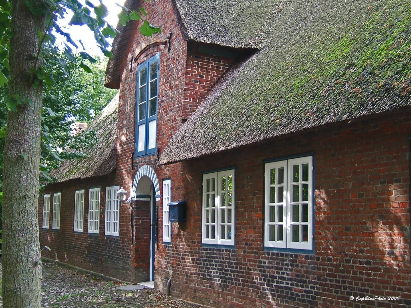 Altes Landhaus mit Backhausstil