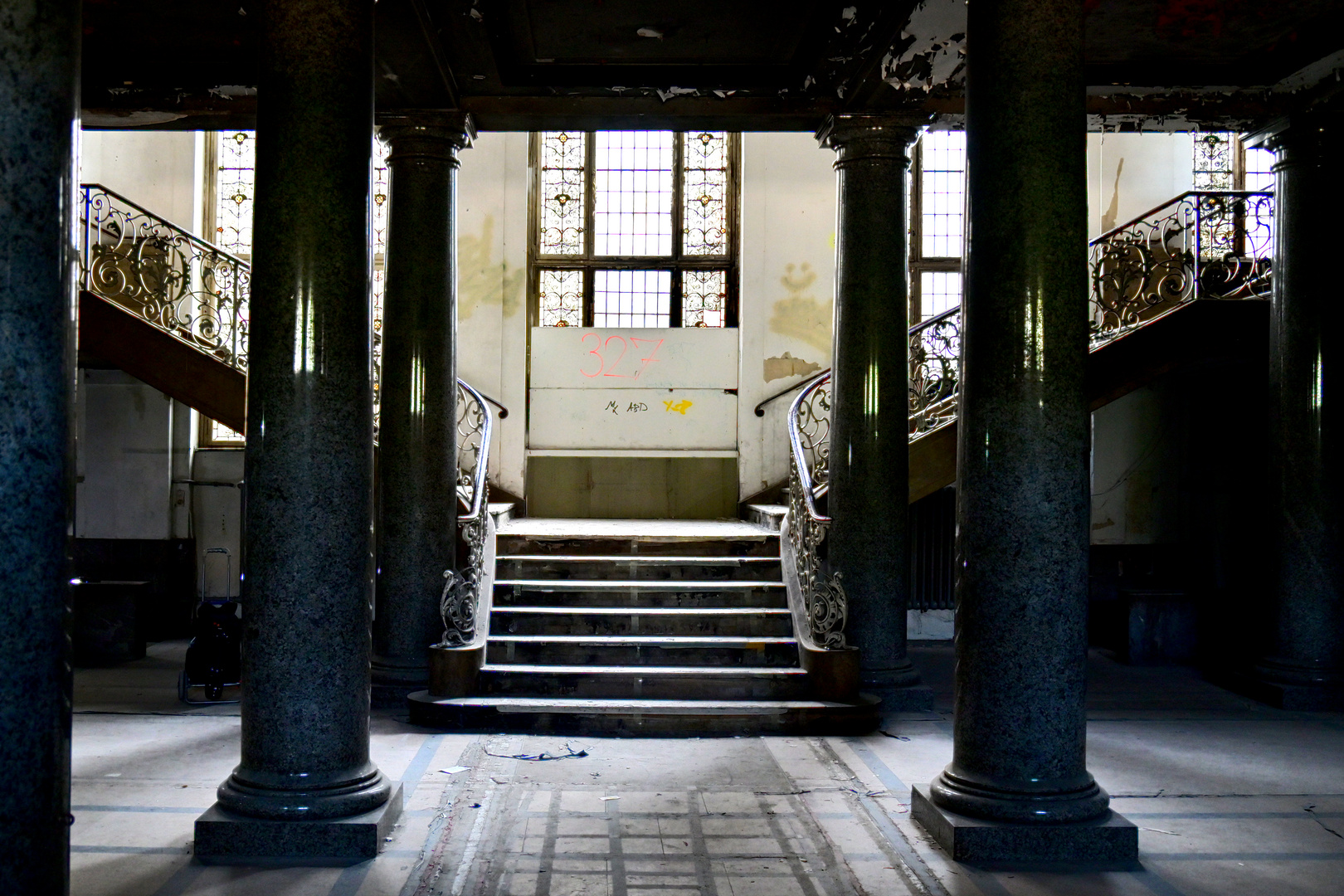 Altes Polizeipräsidium Frankfurt 14 Foto & Bild lost places, frankfurt, fassaden Bilder auf