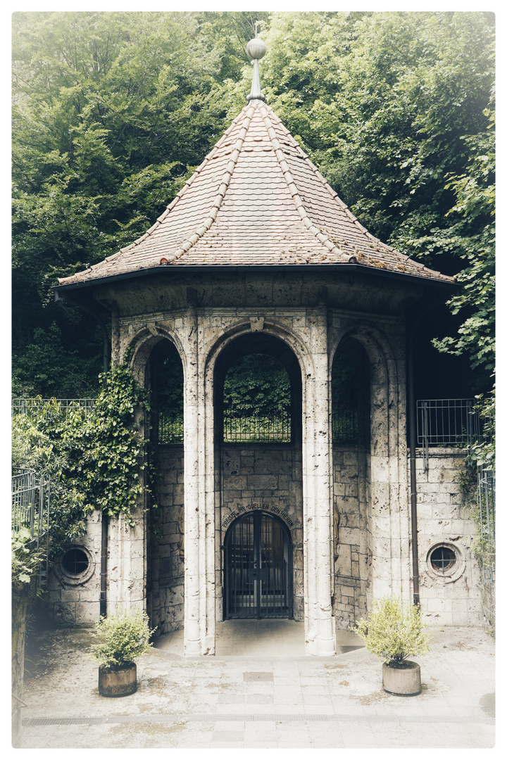 Altes Quellenhäuschen in Bad Ditzenbach