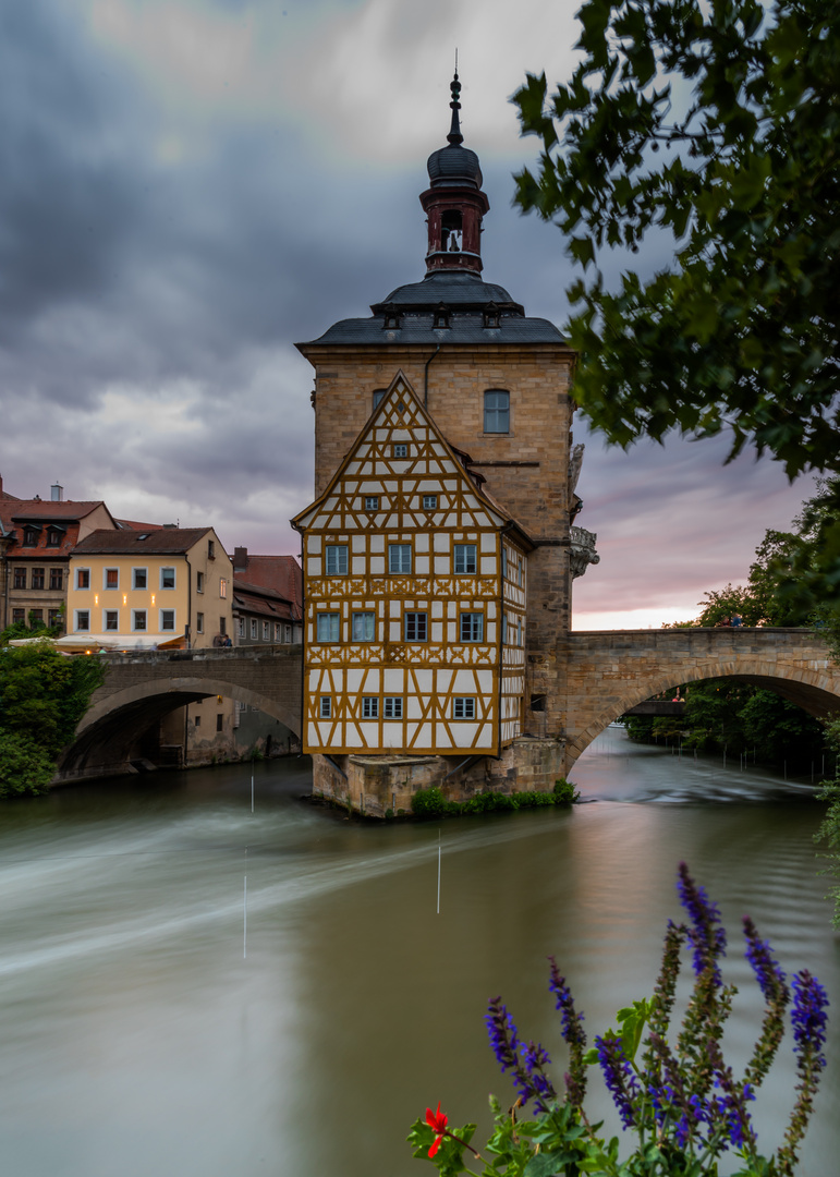 ... altes Rathaus ...