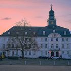 Altes Rathaus am Schlossplatz in Saarbrücken im Sonnenuntergang