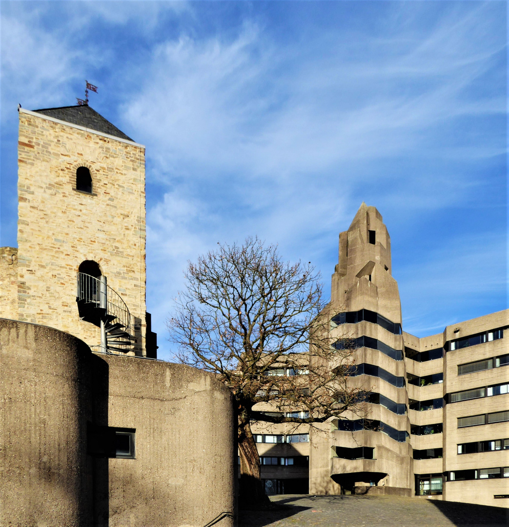 " Altes Schloss " und Rathaus Bensberg