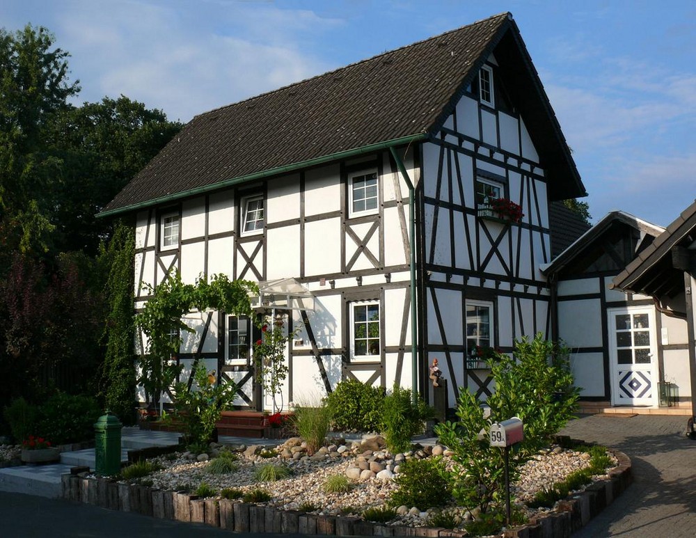 Altes "Schmuckkästchen" in Langenfeld-Wiescheid