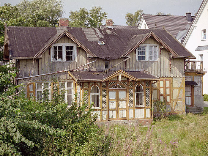 Altes Seemannshaus am Hafen von Zingst 2001