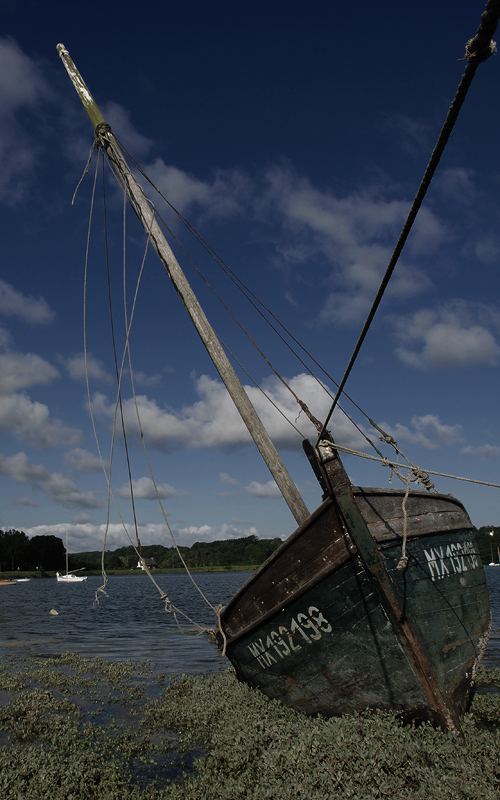 Altes Segelboot in der Bretagne