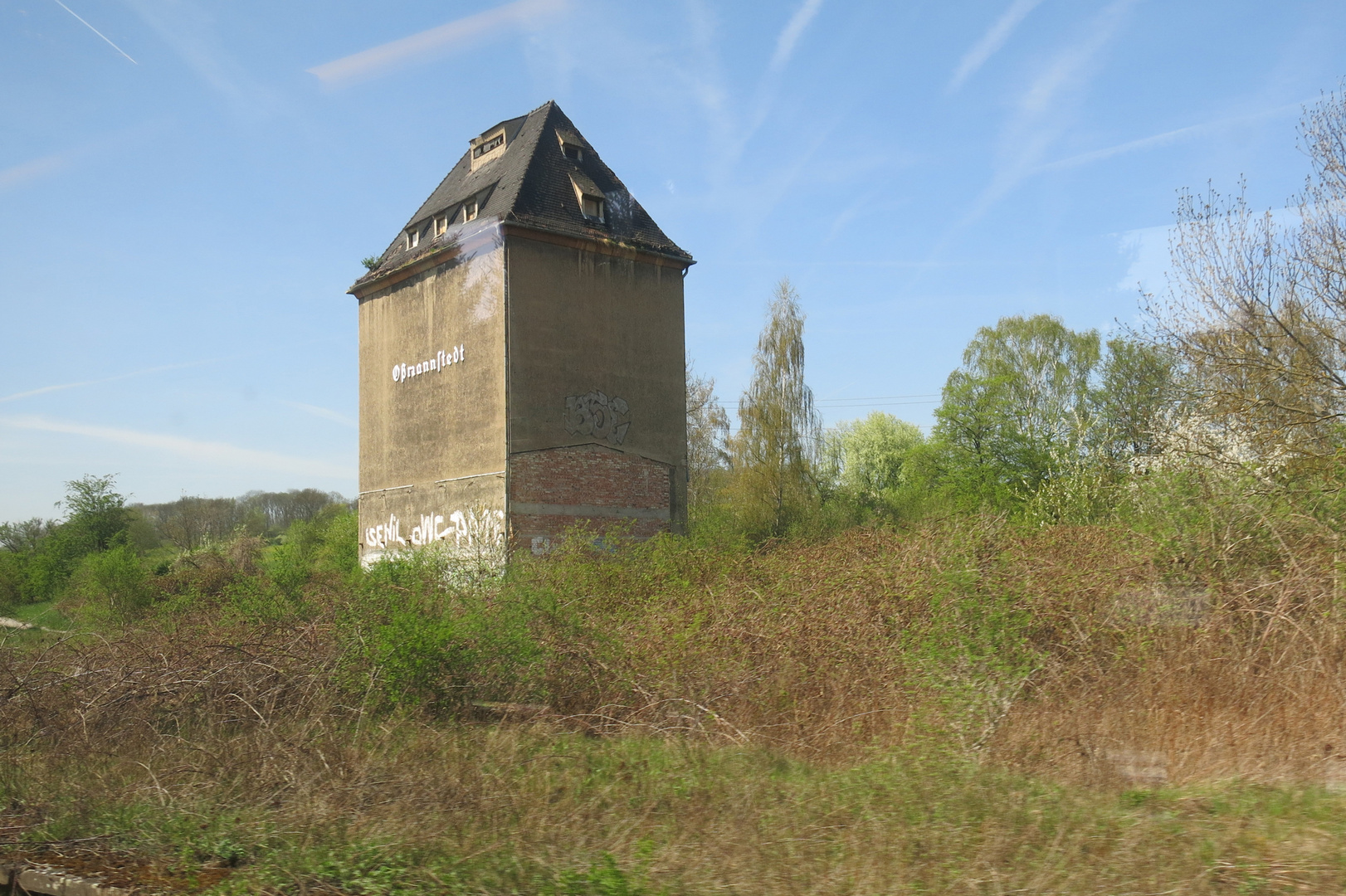 Altes Silo am Bahnhof in Oßmannstedt