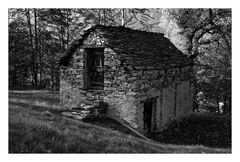 Altes Steinhaus im Tessin