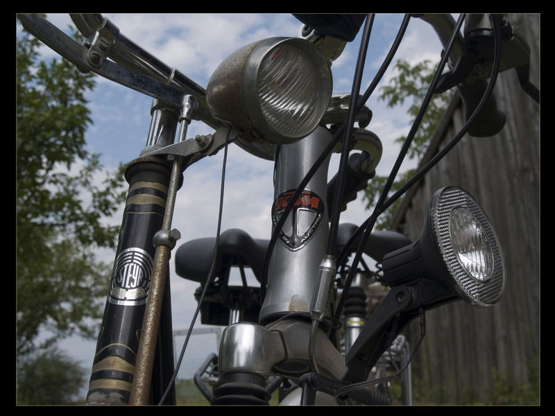 Altes und neues Fahrrad