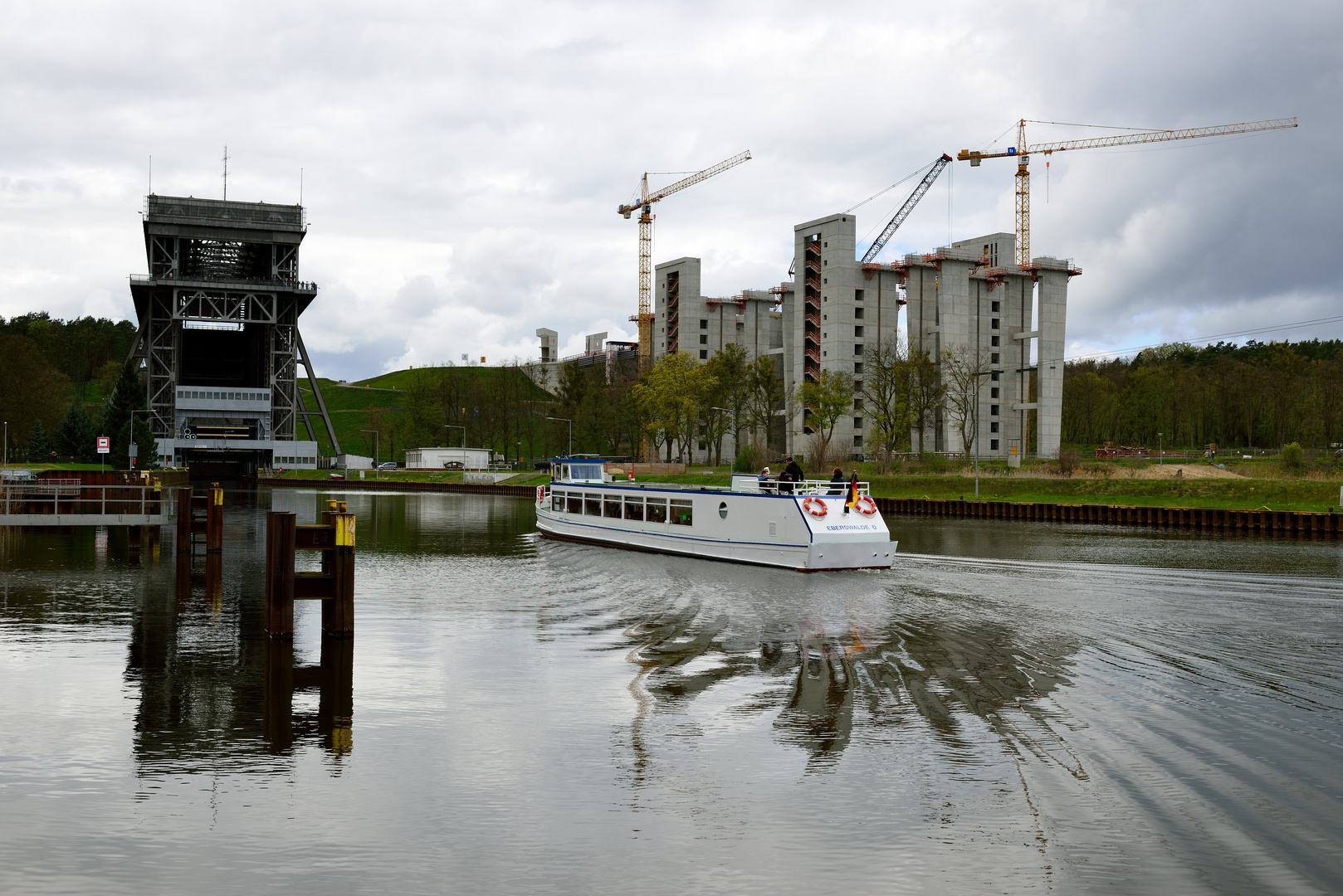 Altes und neues Schiffshebewerk in Niederfinow