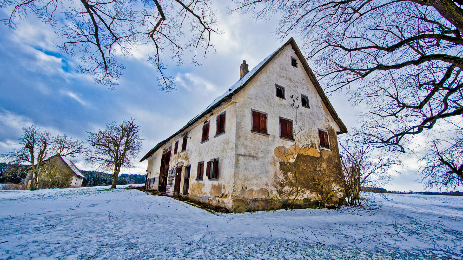 altes verlassenes Bauernhaus