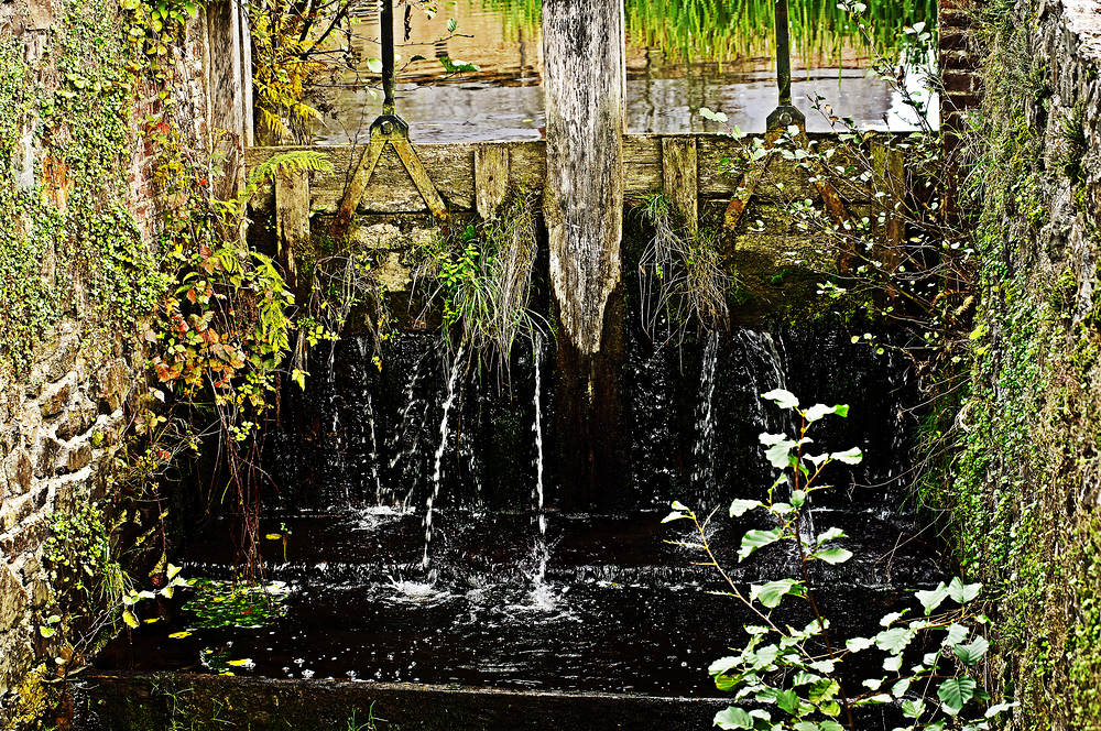 Altes Wehr an der Abtei St.-Michel-en-Thiérache