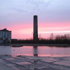 Altes Zementfabrikgelände bei Sonnenuntergang