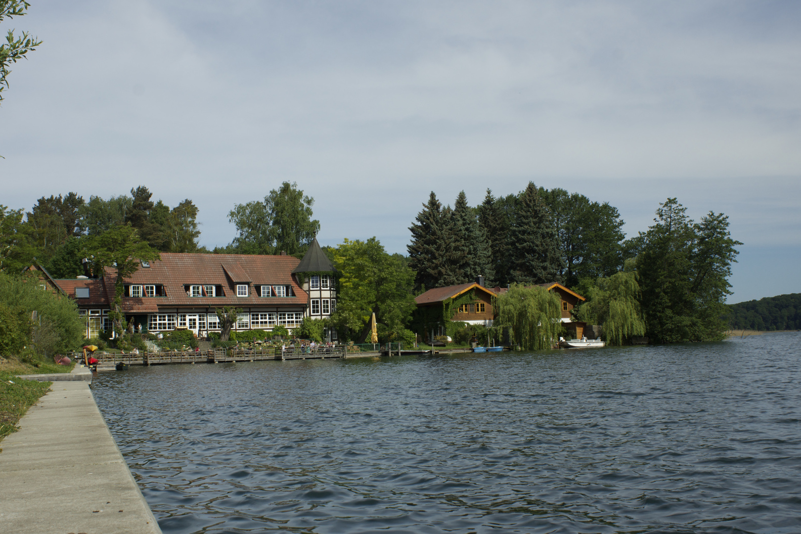 Altes Zollhaus am Luzin Feldberger Seenlandschaft