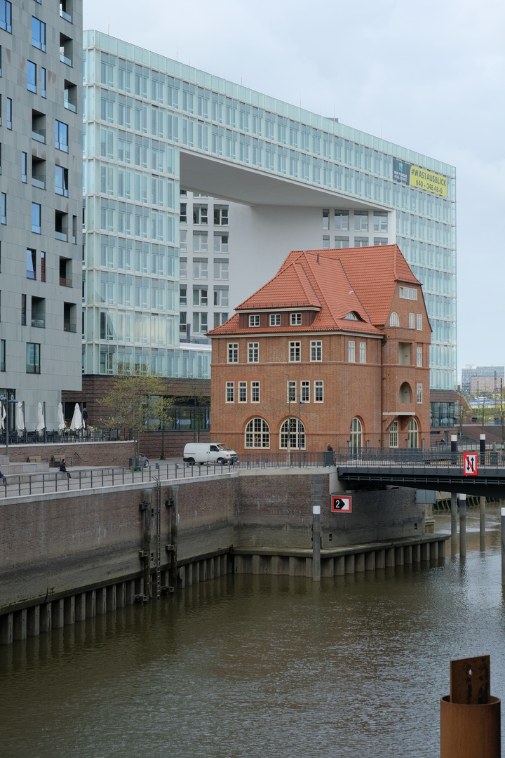 Altes Zollhaus in der Nähe vom Oberhafen