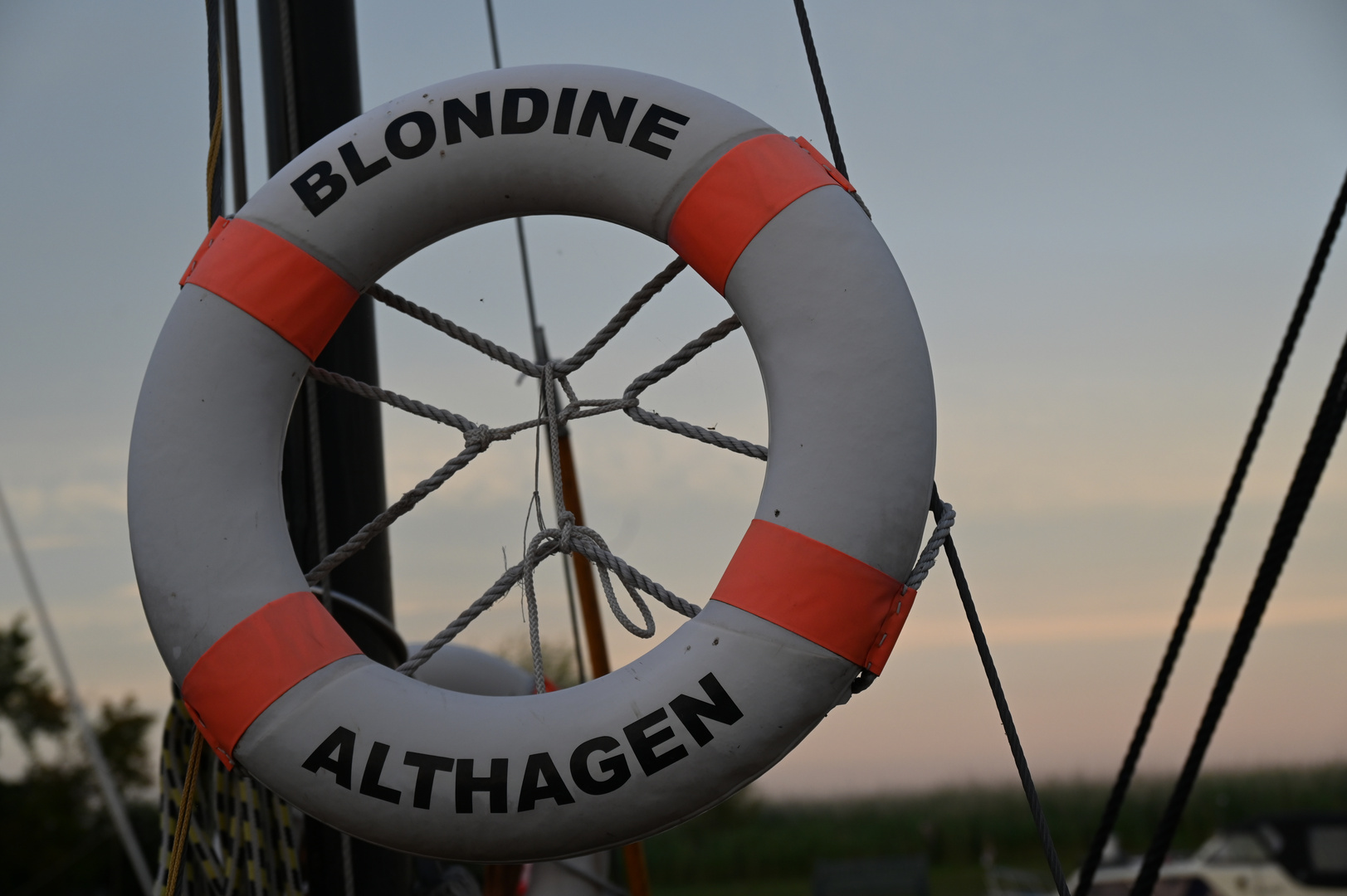  .... Althagens "Blondine(n)" ... *;-)